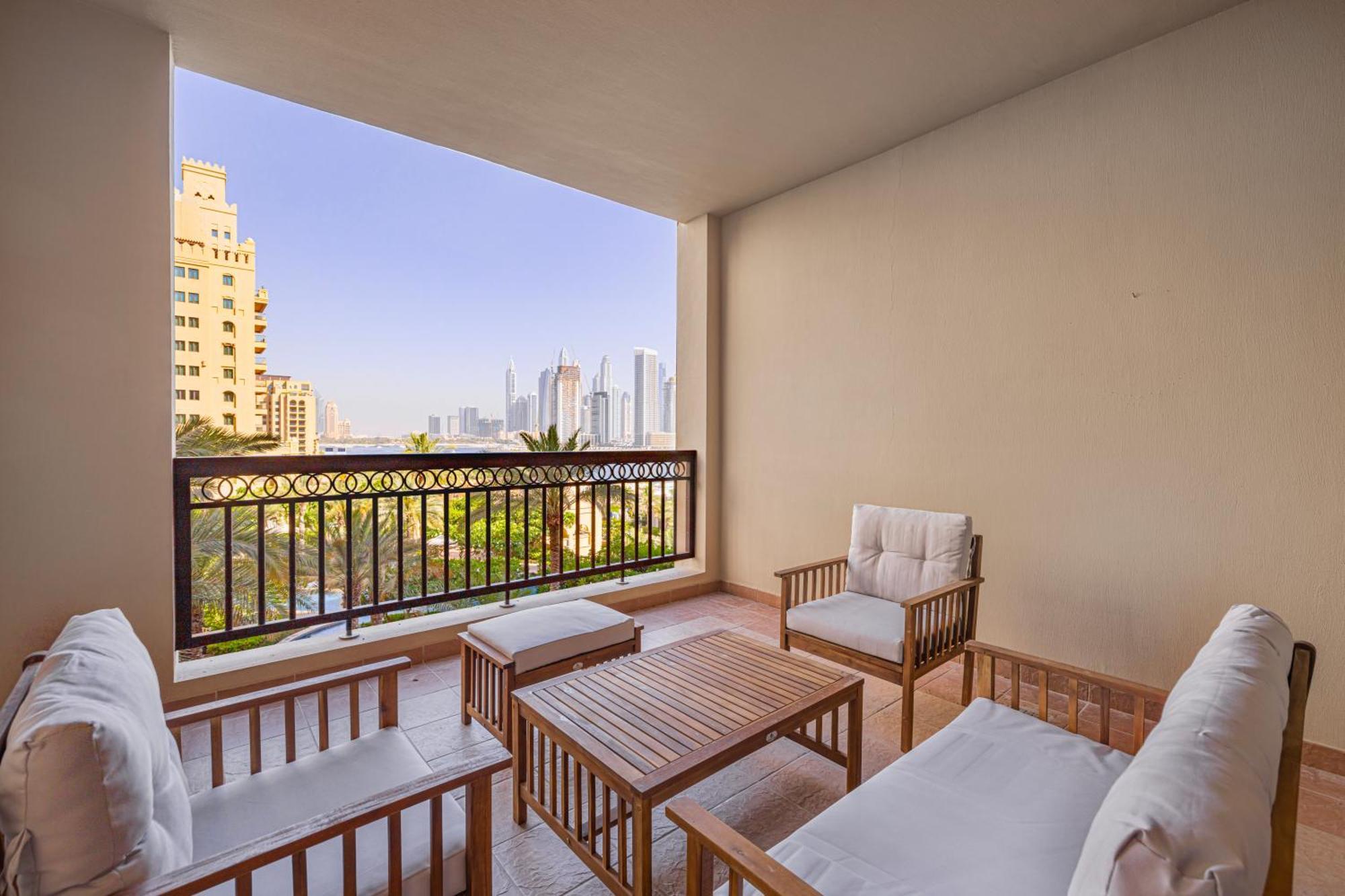 Fairmont North 2br 2 Balconies Sea View Dubai