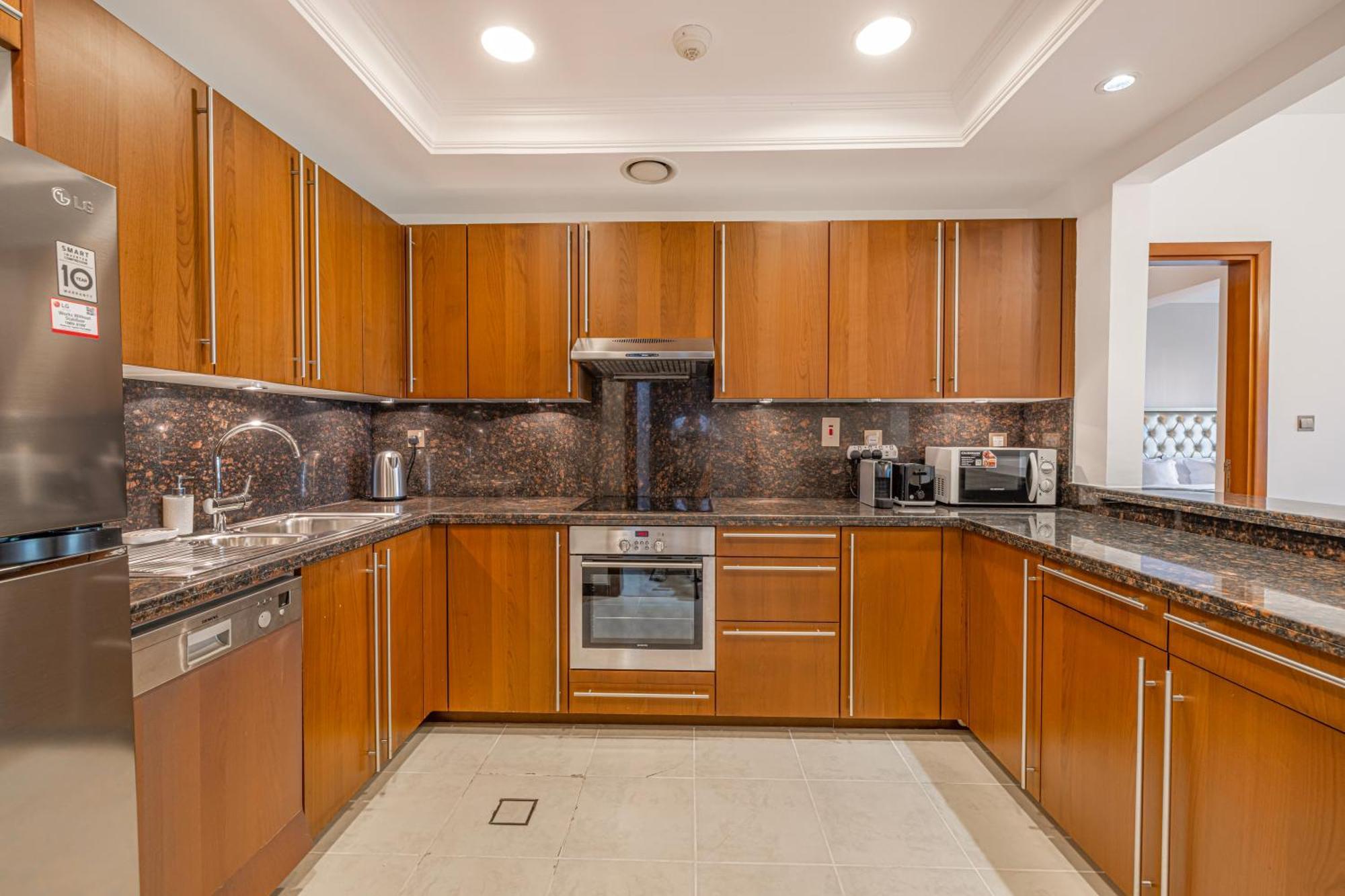Fairmont North 2br 2 Balconies Sea View Apartment Dubai