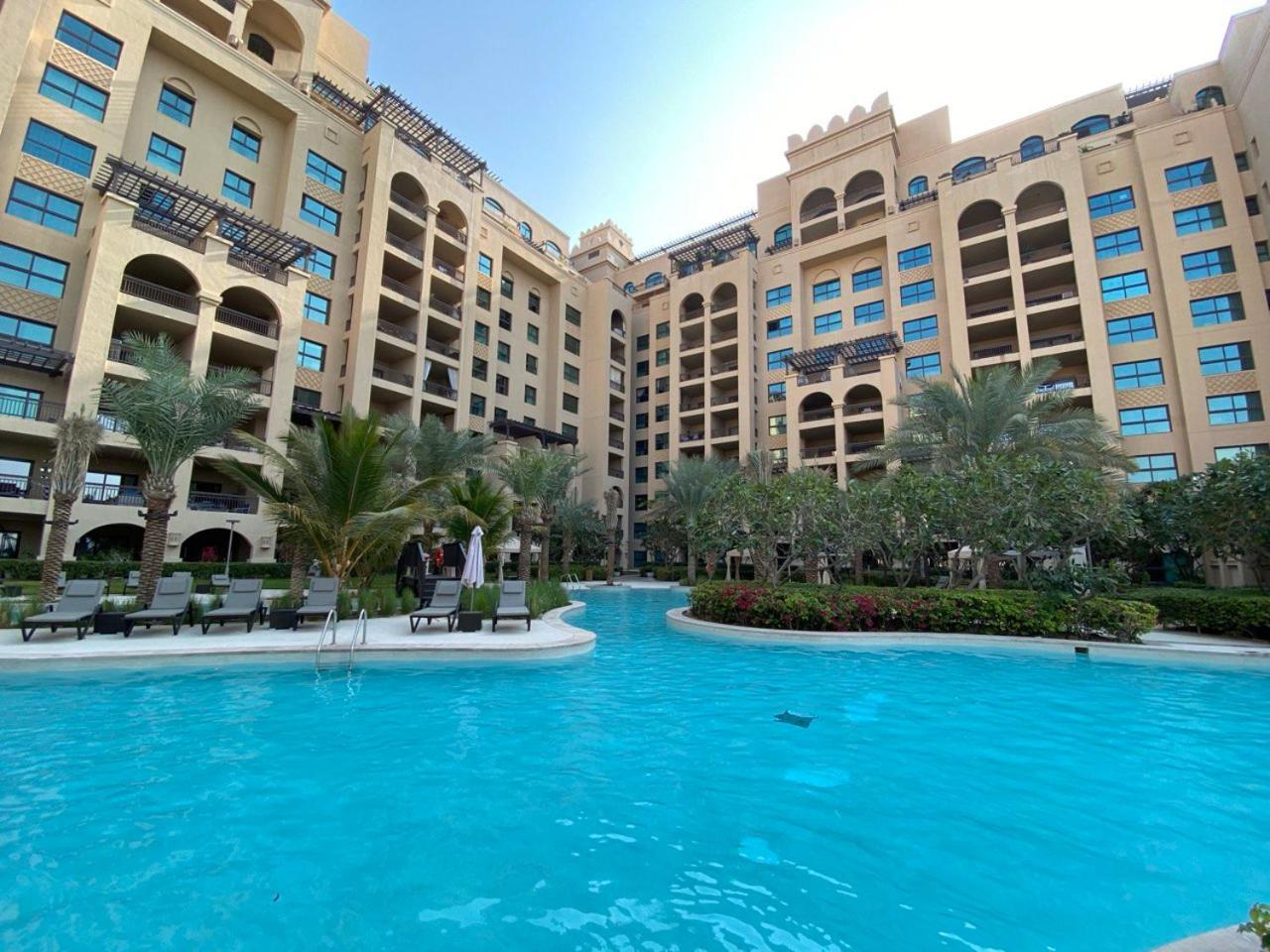 Fairmont North 2br 2 Balconies Sea View Apartment *